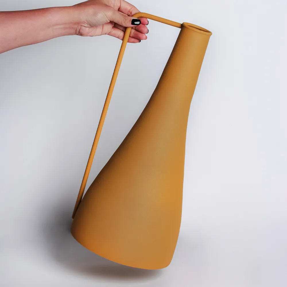 BEAKER VASE