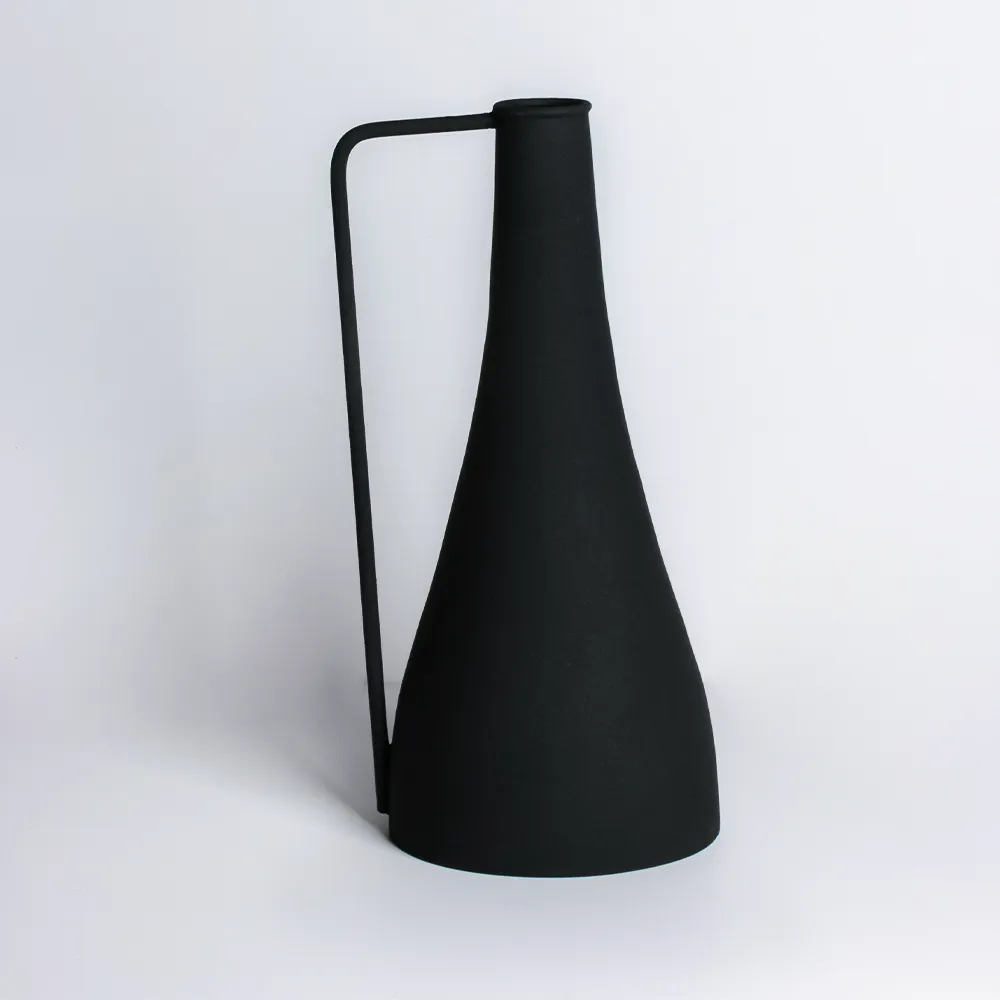 BEAKER VASE