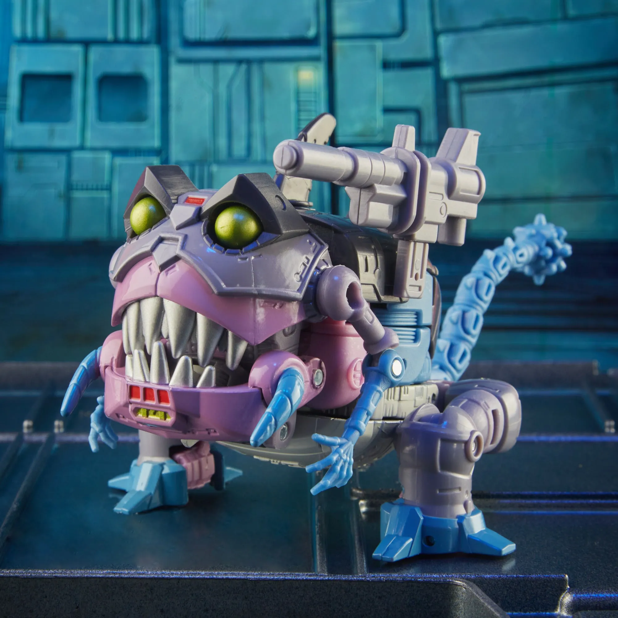 Transformers Studio Series 86-08 Deluxe Class The Transformers: The Movie Gnaw